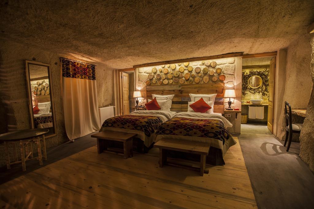 Queen'S Cave Cappadocia Ortahisar Стая снимка